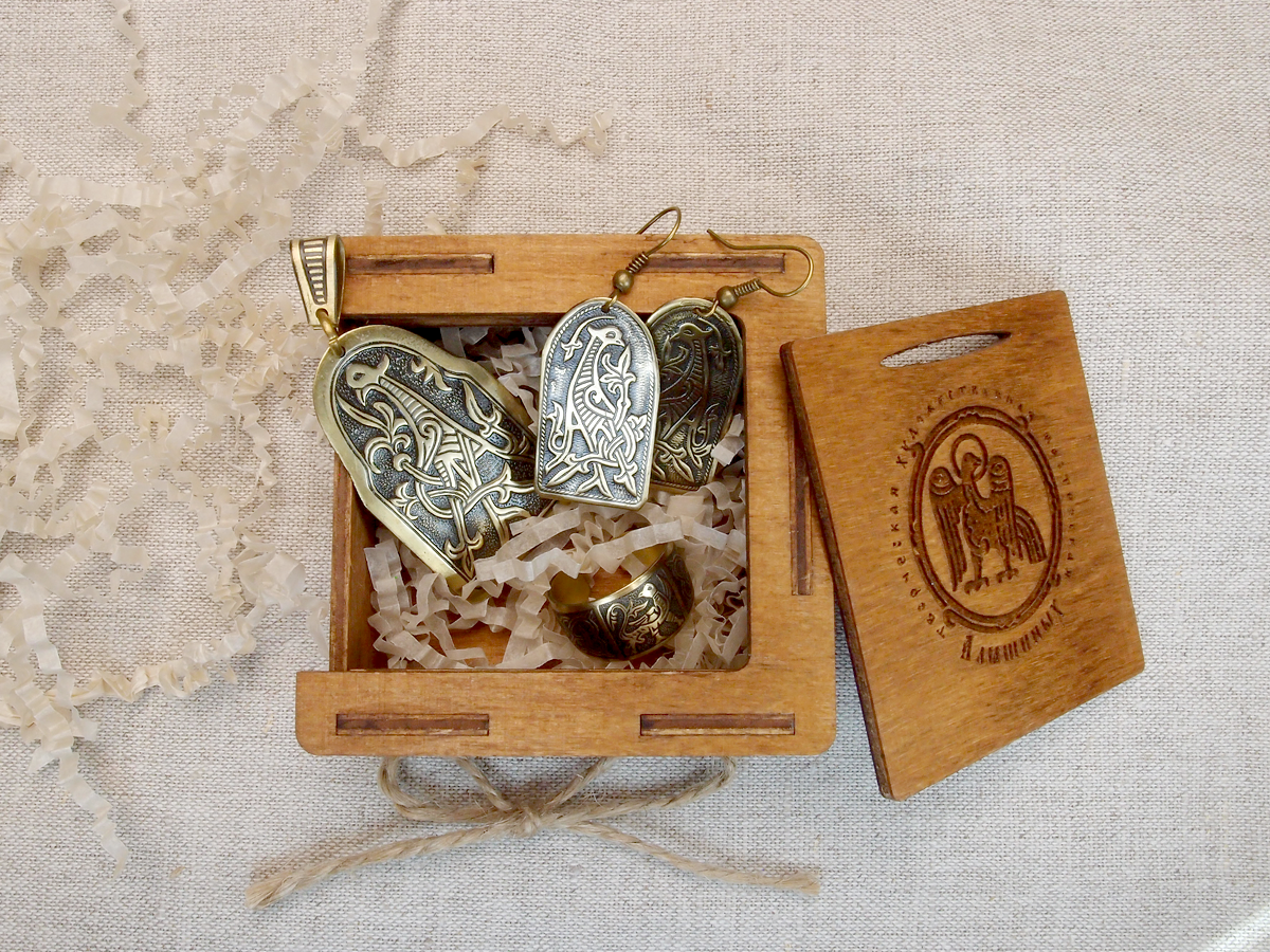 Комплект украшений "Киевская птица" в подарочной упаковке.